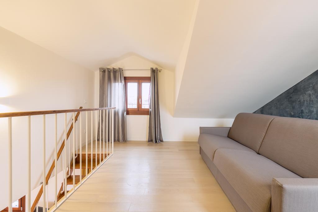 Charming Palace Corte Del Teatro Appartement *