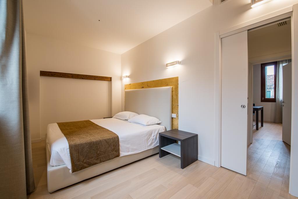 Charming Palace Corte Del Teatro Appartement