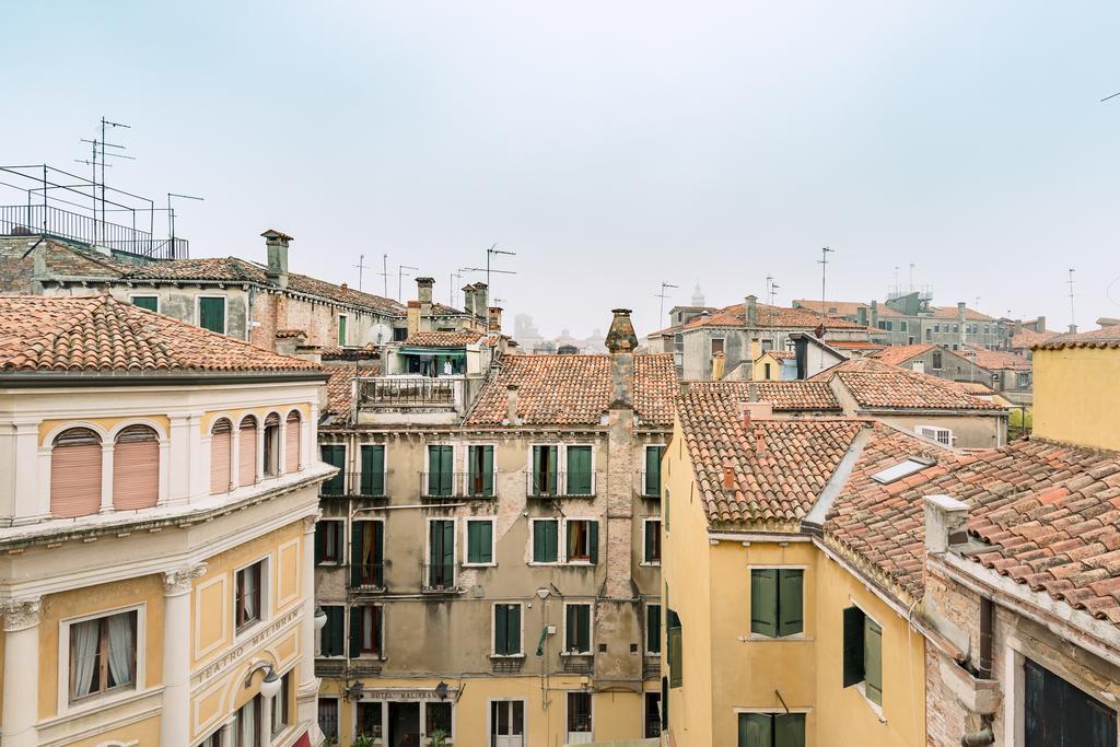 Charming Palace Corte Del Teatro Venedig