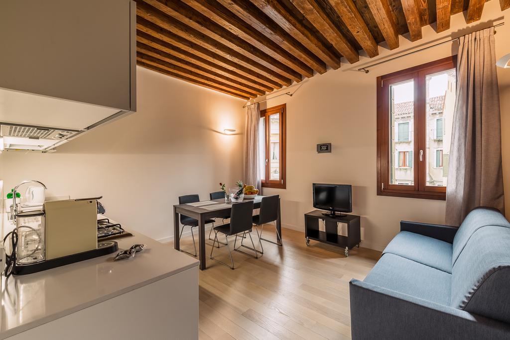 Charming Palace Corte Del Teatro Apartamento *